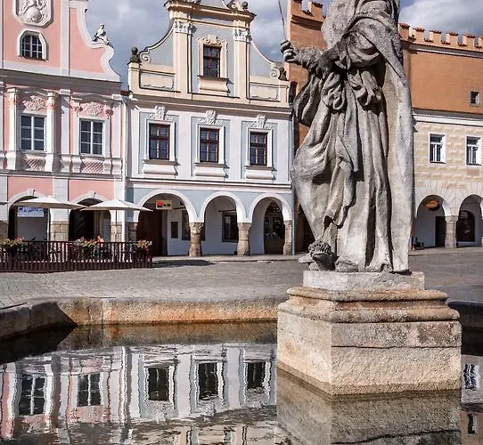 Chornitzeruv Dum Lägenhetshotell Telč